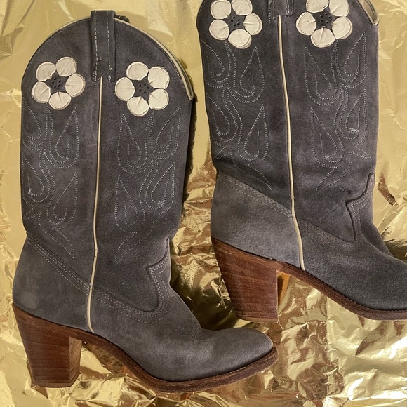 VINTAGE ACME Grey Suede Daisy Western Boots Size 8 - Picture 2 of 8
